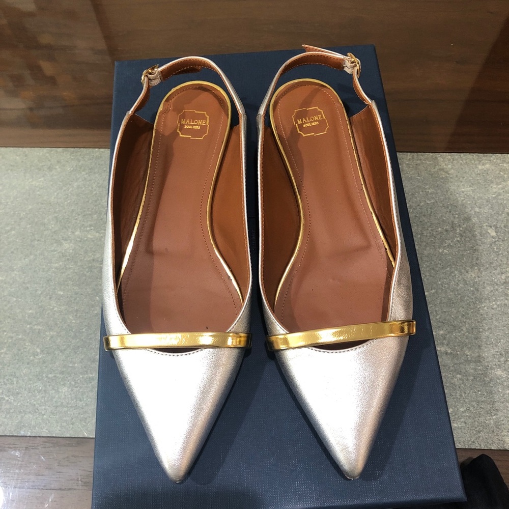 Marlon lowolt silver/ gold. Flats